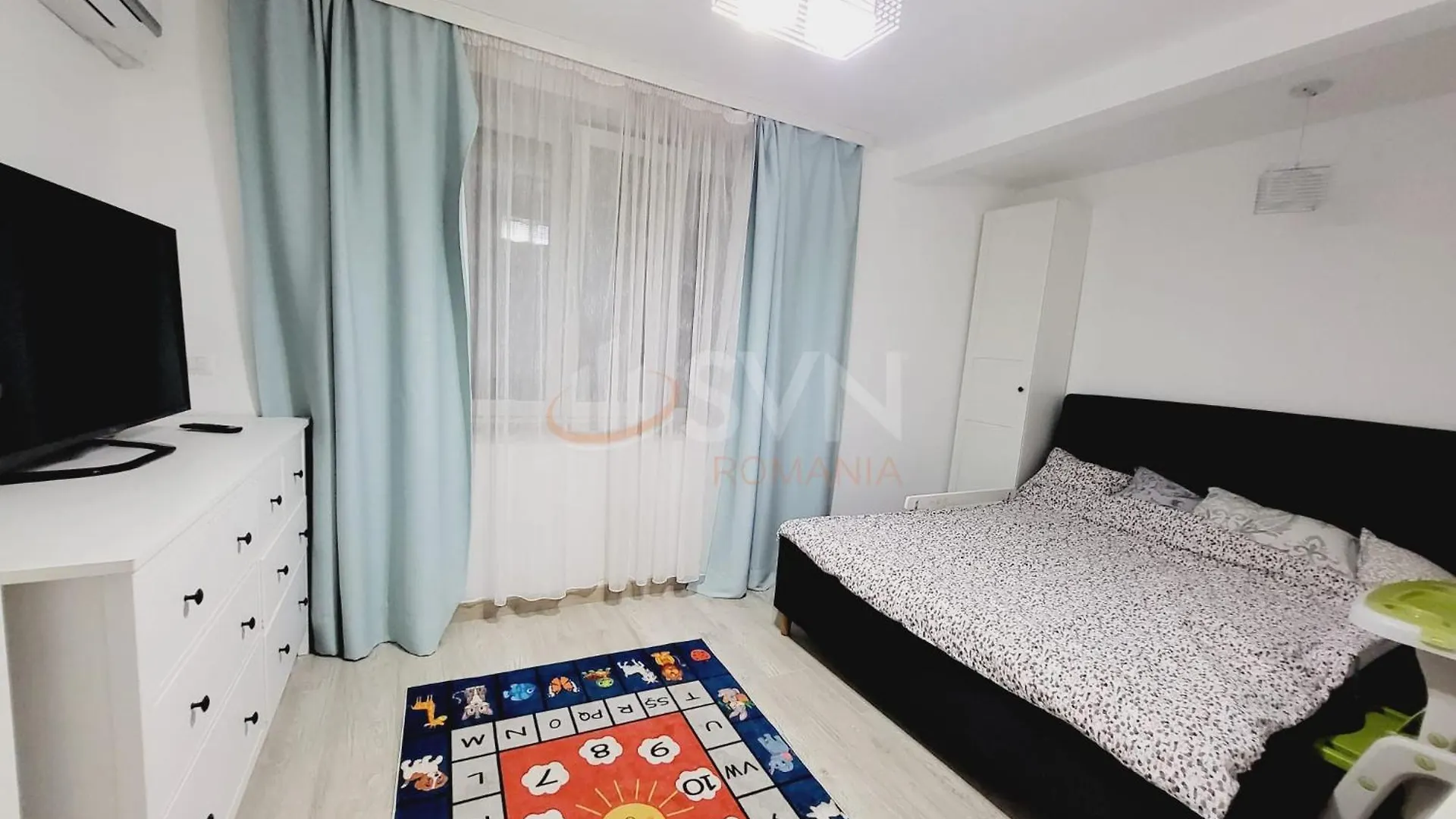 Apartment With 4 Rooms, Center Km Zero Bucharest, 4 Rooms, Minimum 4 Nights 0*, Bucharest Romania