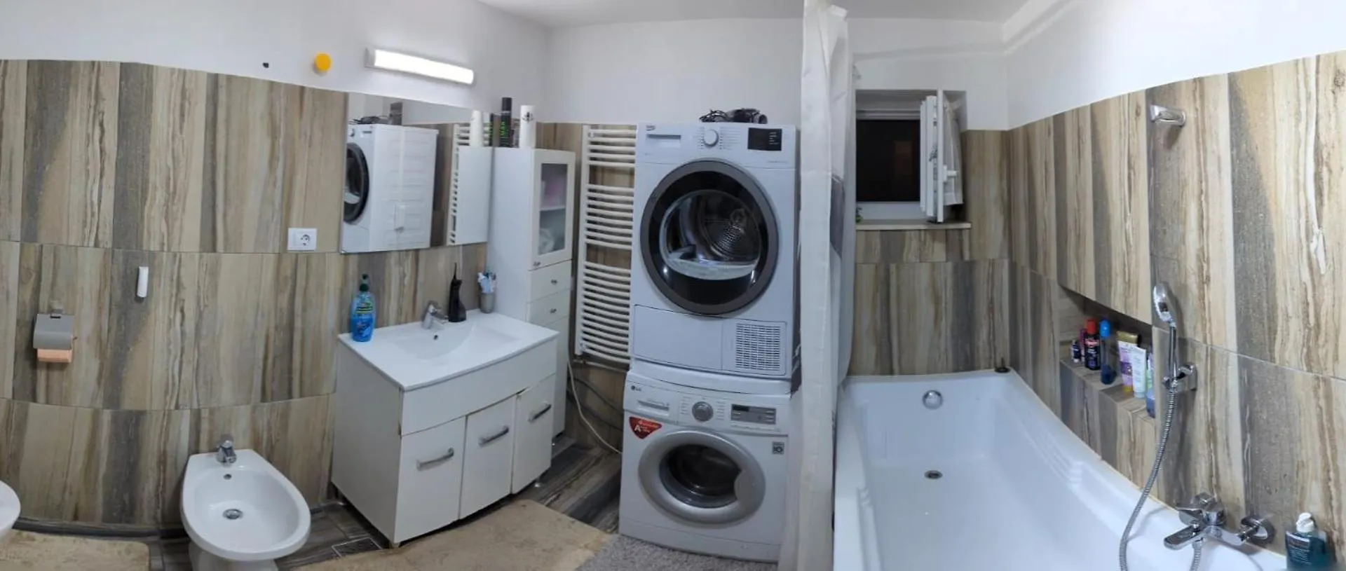 Apartment With 4 Rooms, Center Km Zero Bucharest, 4 Rooms, Minimum 4 Nights  Bucharest